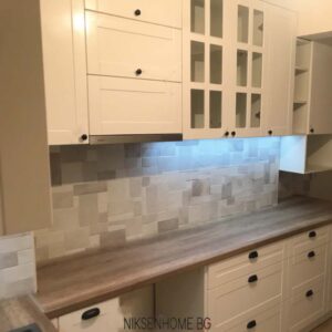 Бяло бижу - ретро кухня с квадратна фрезовка