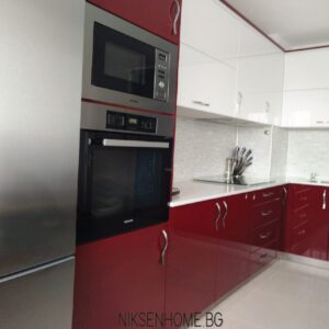 Червен рубин - кухня с извити детайли