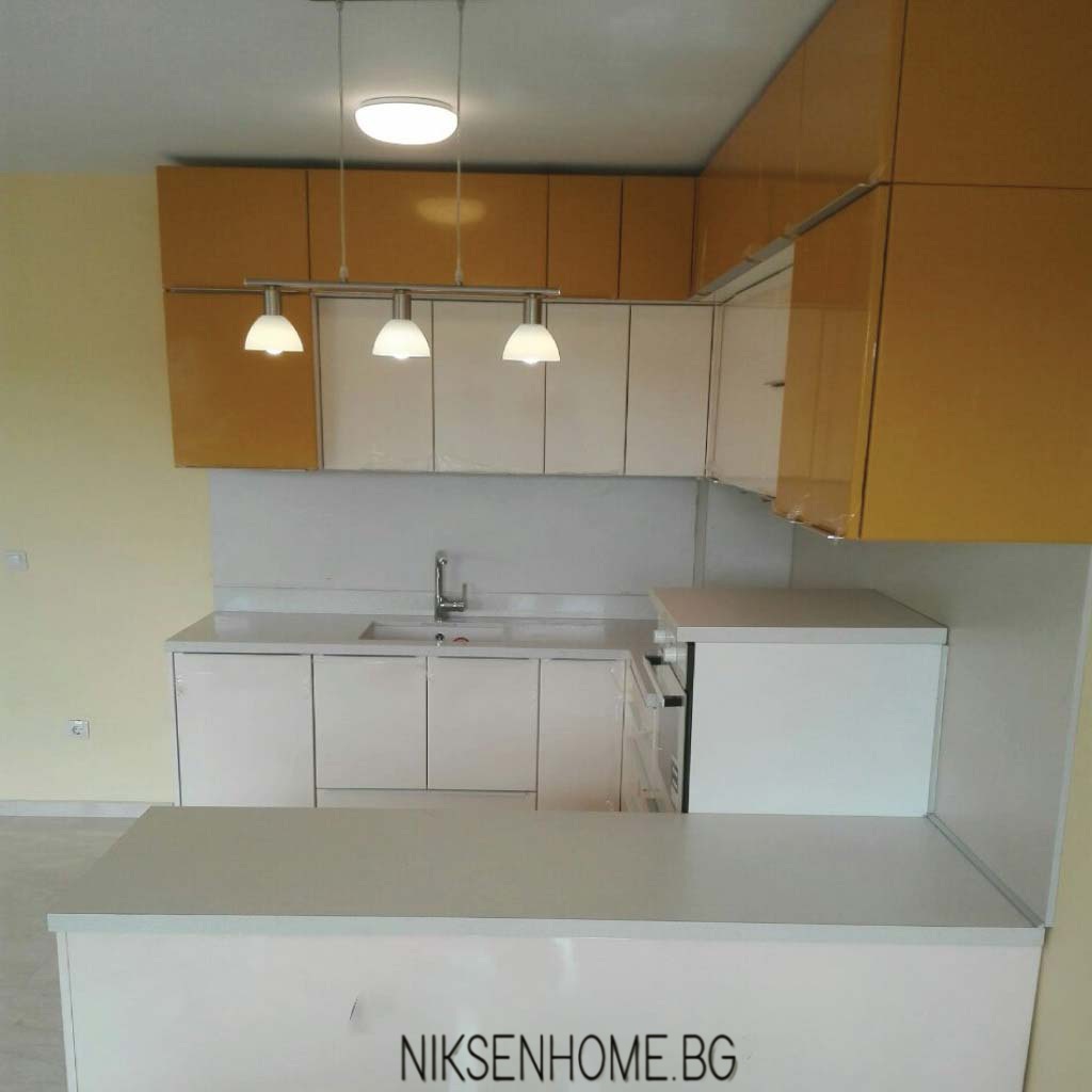 Лято - Модерна кухня в бяло и жълто - Image 2