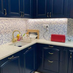 Deep Dark - Класическа кухня по индивидуален проект в тъмно синьо