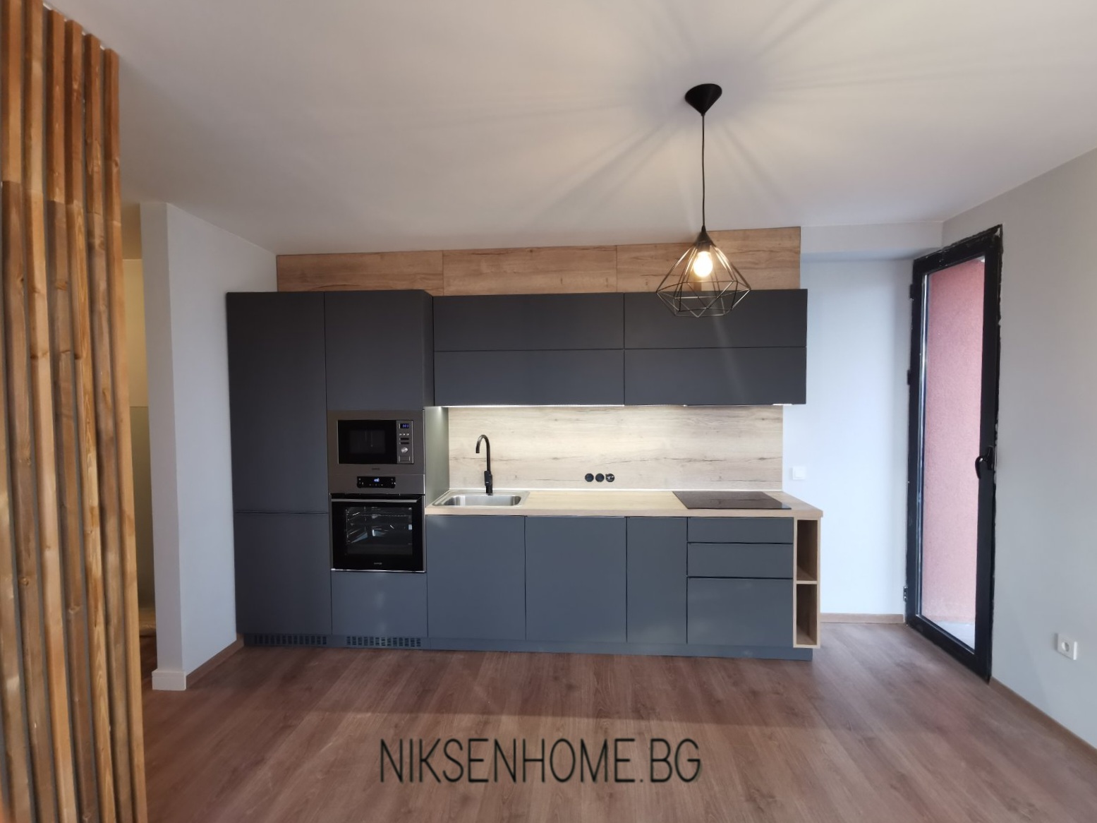 Неутрални Нюанси - Модерна кухня в меко сиво и дъб халифакс натур - Image 5