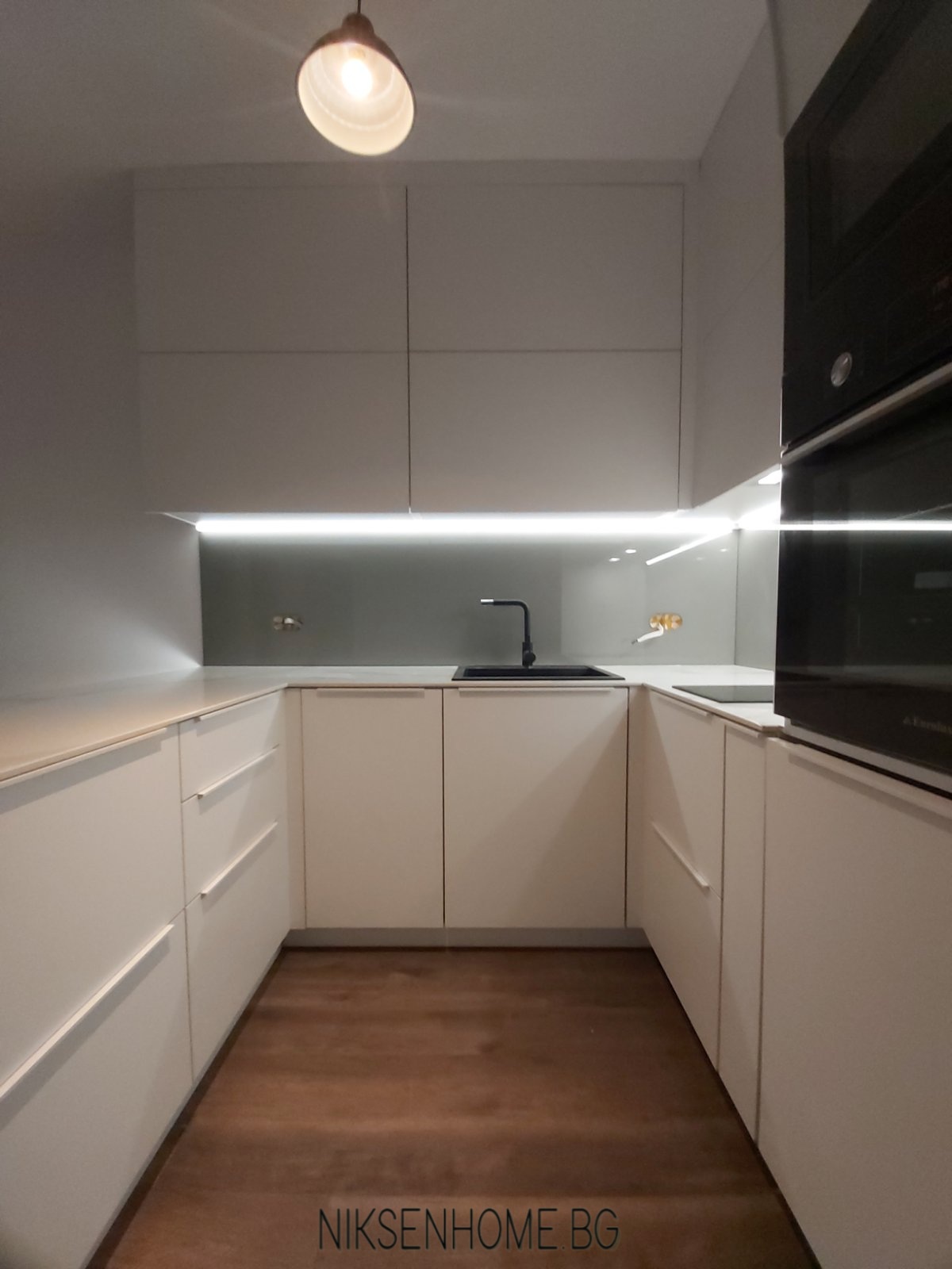 Огледален свят - обзавеждане на кухня и антре по индивидуален проект - Image 8