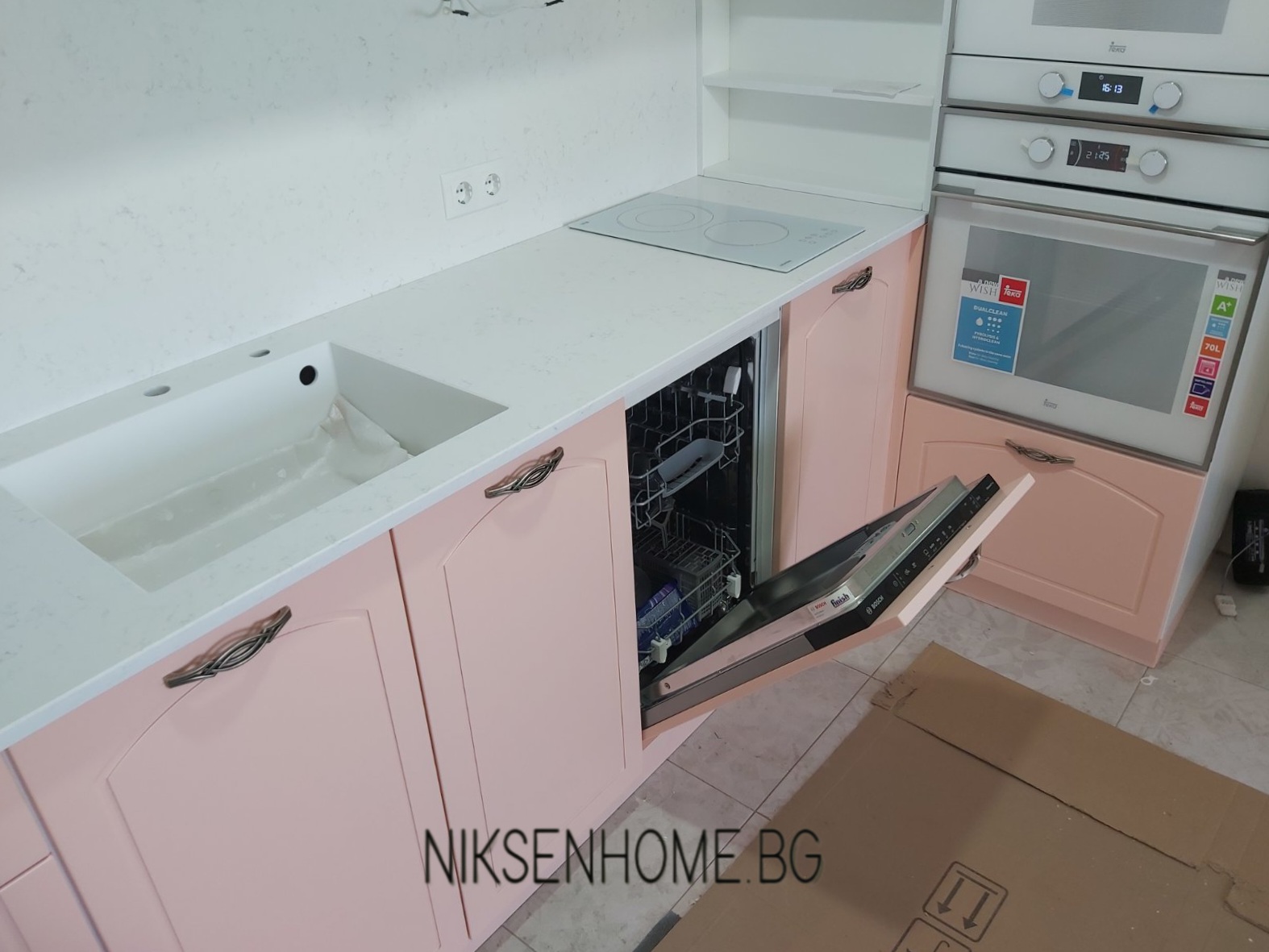 Бонбонено розово - обзавеждане на апартамент - Image 8