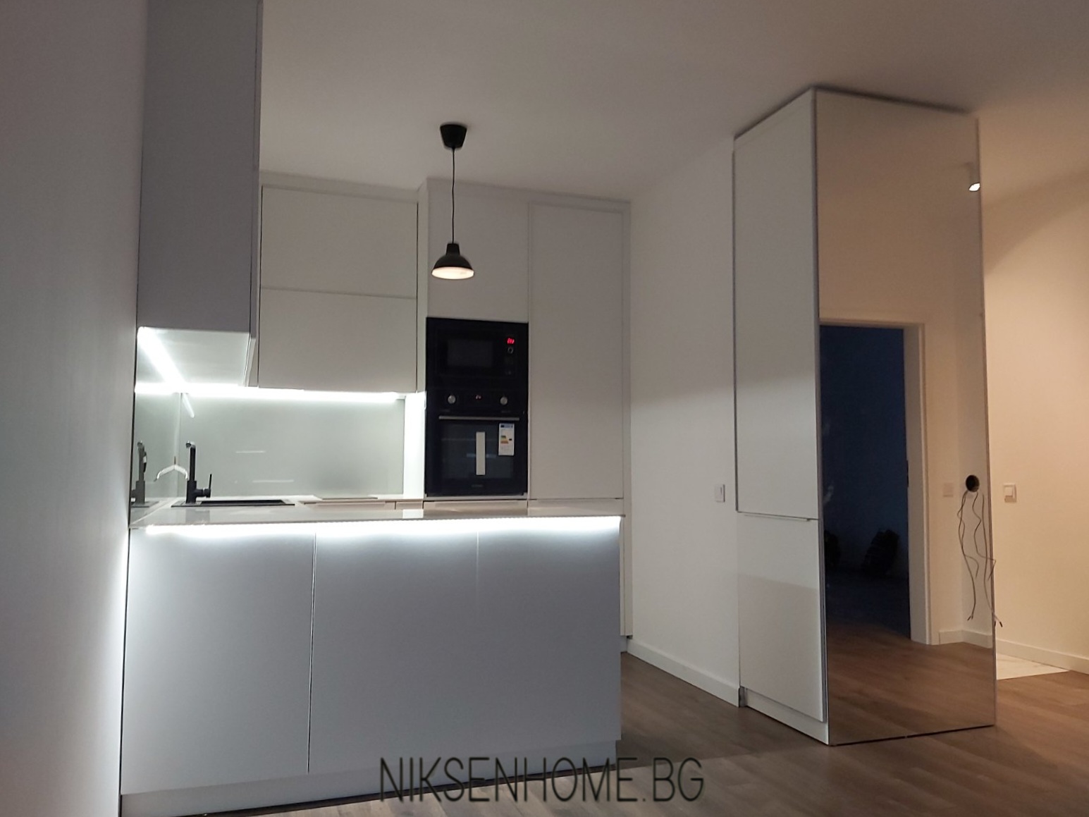 Огледален свят - обзавеждане на кухня и антре по индивидуален проект - Image 7