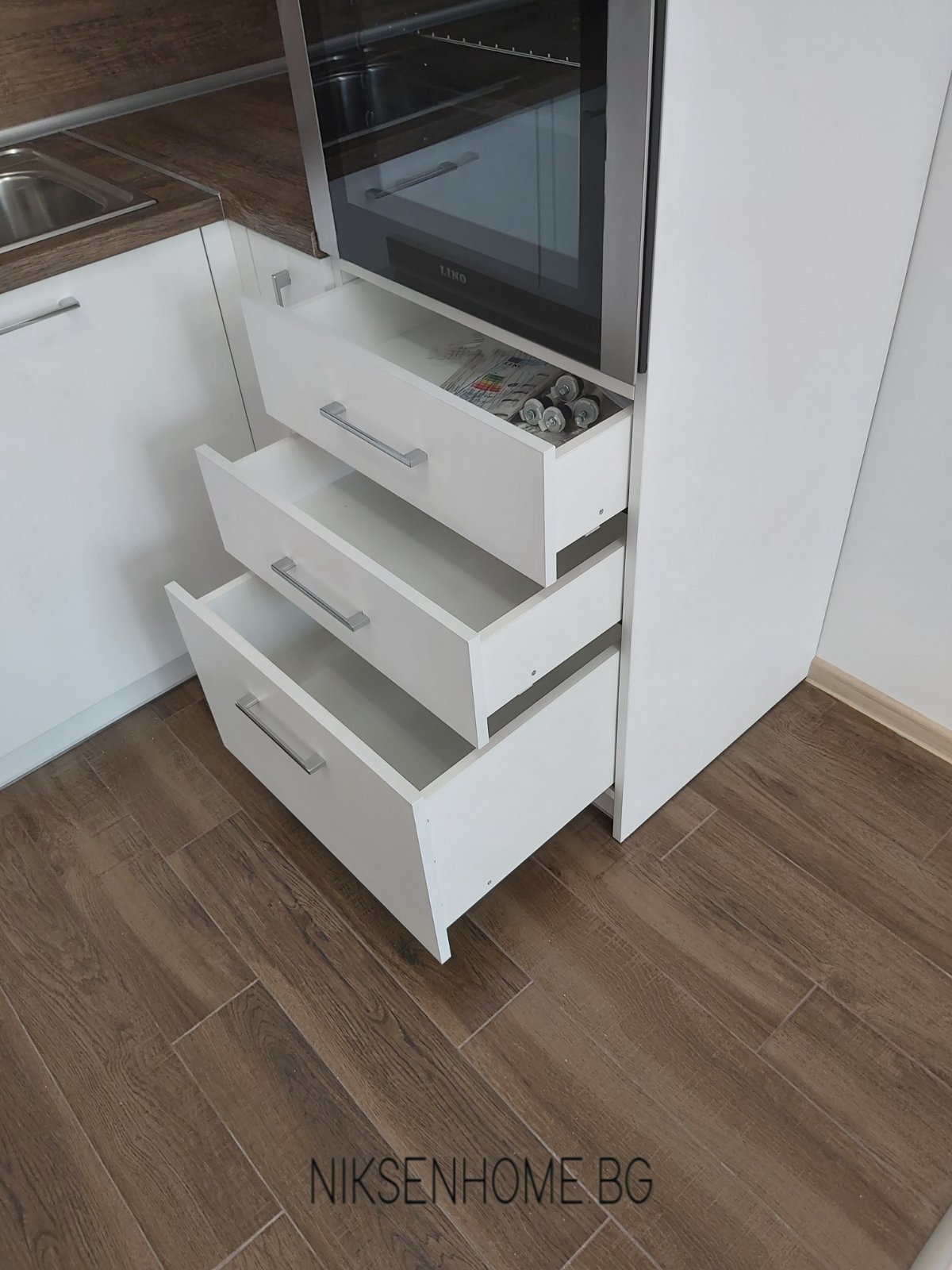 Бяла Атмосфера - Обзавеждане на всекидневна и кухня в бял мат - Image 5