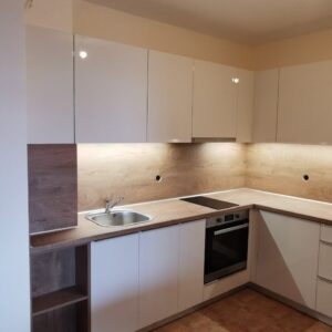 Крем брюле - Луксозна модерна кухня по индивидуален проект