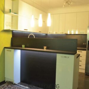 ПИ - модерна кухня с бар