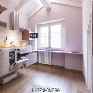 Почивка в мансарда - обзавеждане на етаж от къща в розово