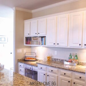 Приказка - ретро кухня с остров и технически камък