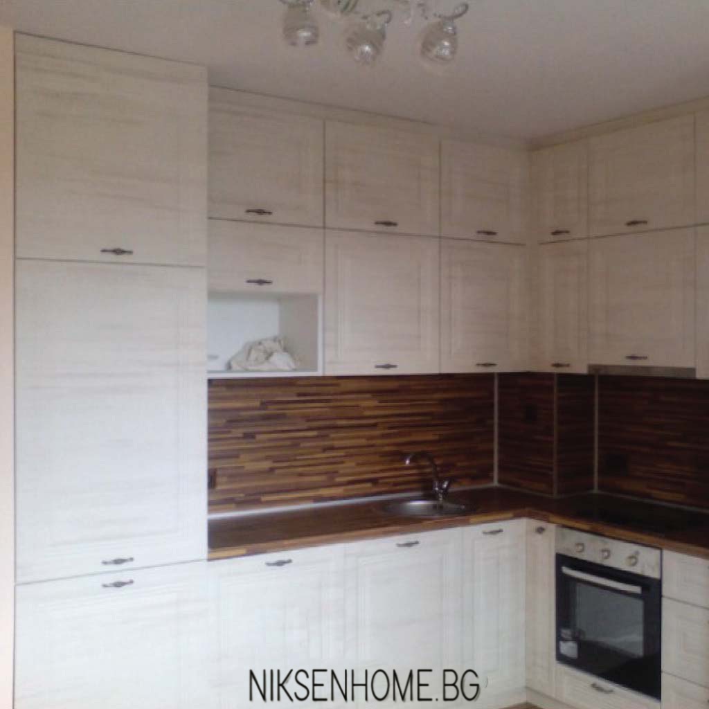 Ретро кът - кухня с визия до тавана на помещението