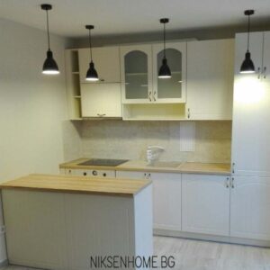 СВЕТУЛКИ - ретро кухня с остров и открити рафтчета