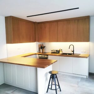 Естествен дъб - кухня с масивен плот