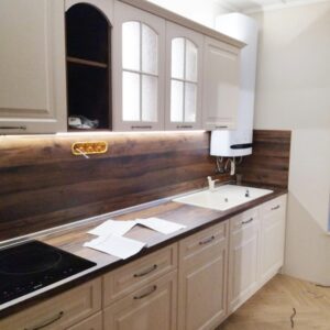 House by the river - ретро кухня в къща