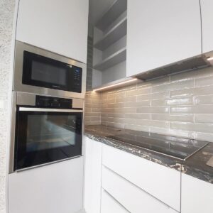 Метро Елеганс - кухня по индивидуален проект